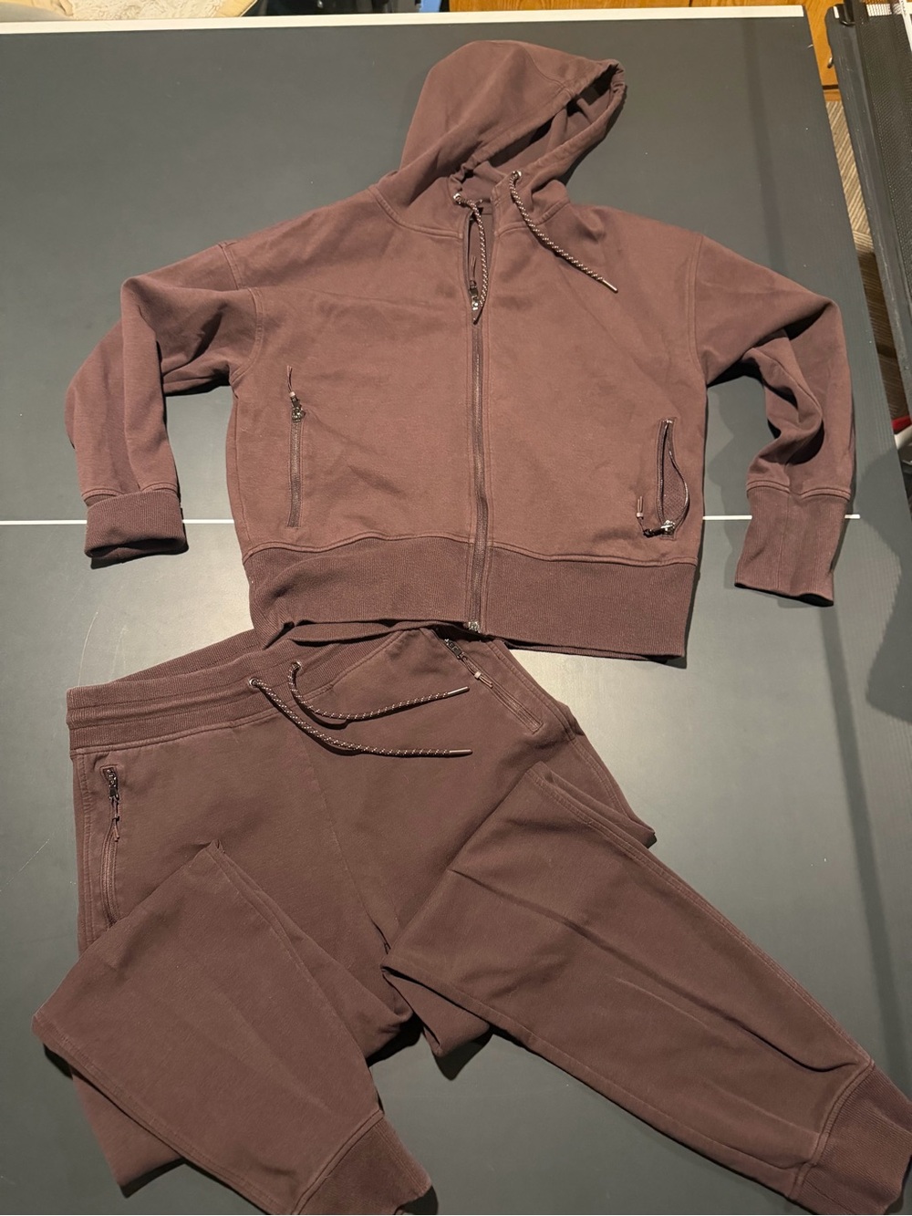 Women’s Burgundy Zip Hoodie & Jogger Set - Cozy Casual / Med